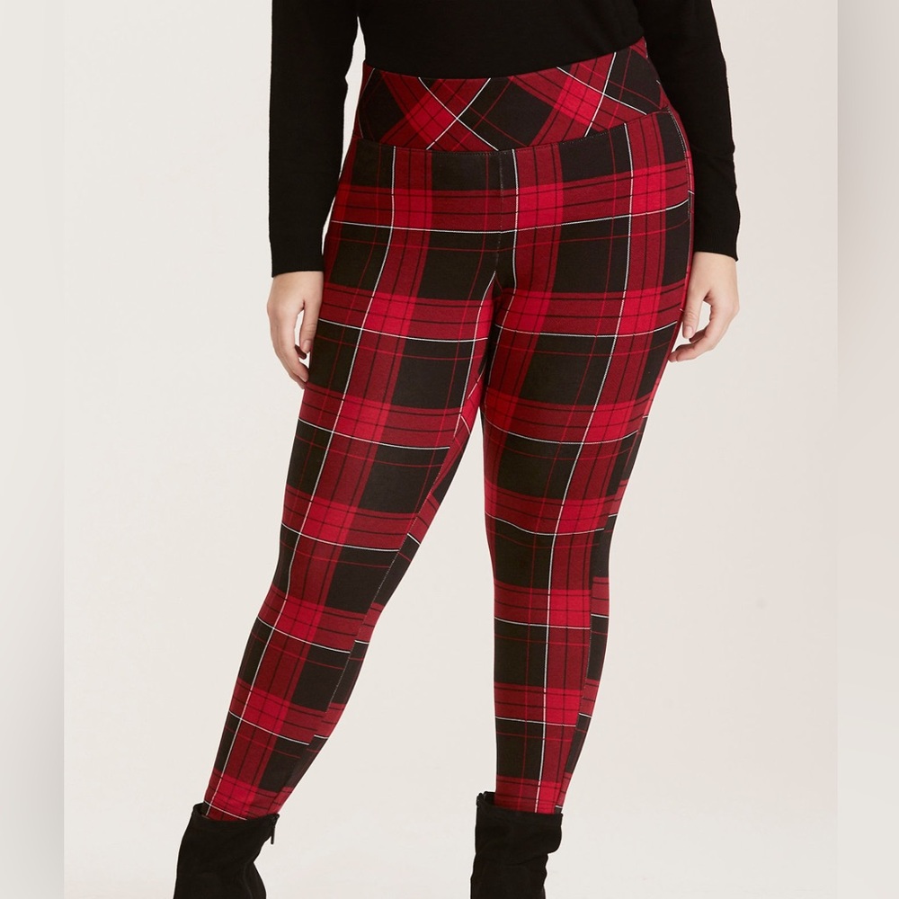 Torrid Cropped Slim Fix Pixie Pant - Plaid All-Nighter Ponte Black Red 1X XL